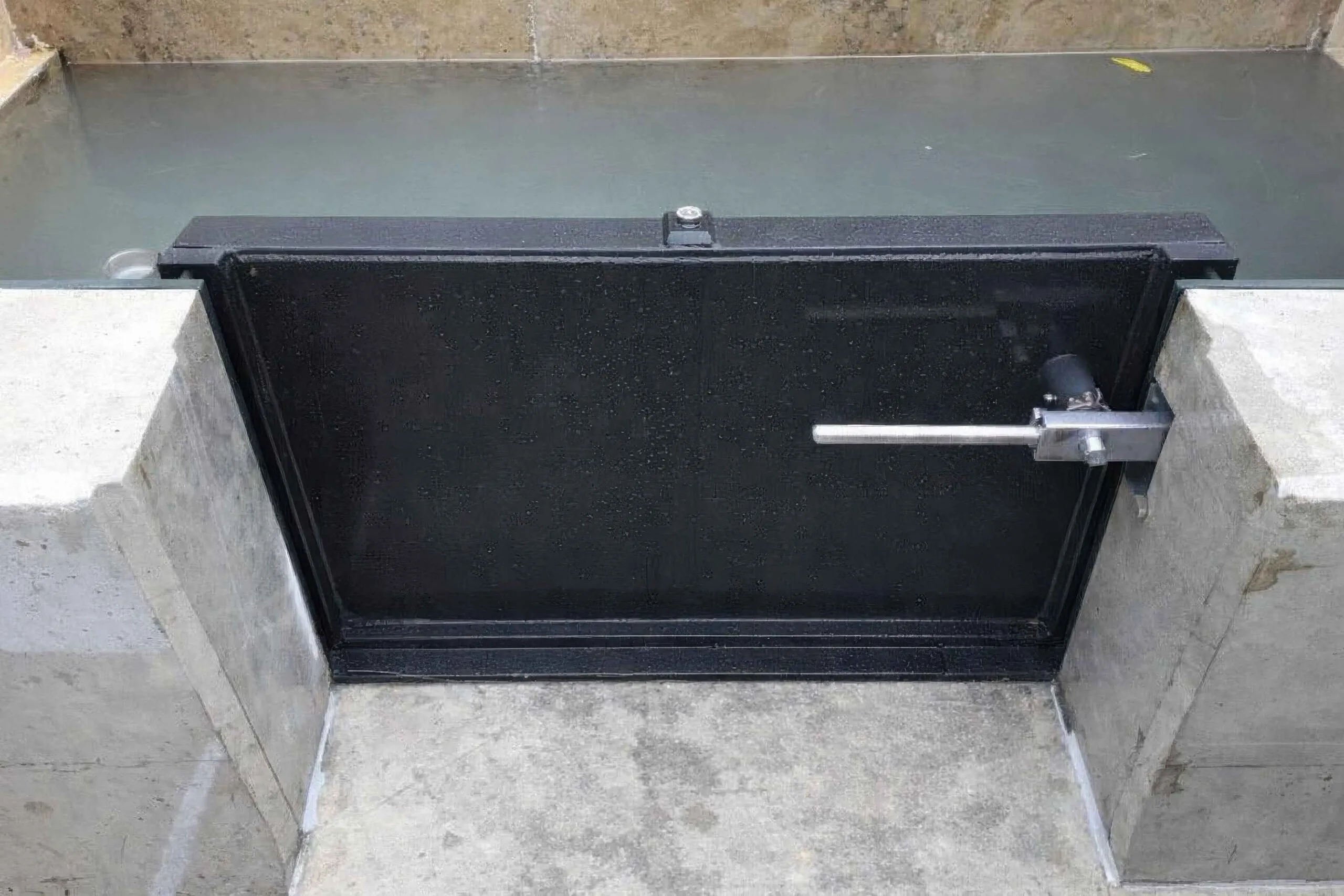 How Swing-Hinged Flood Gates works