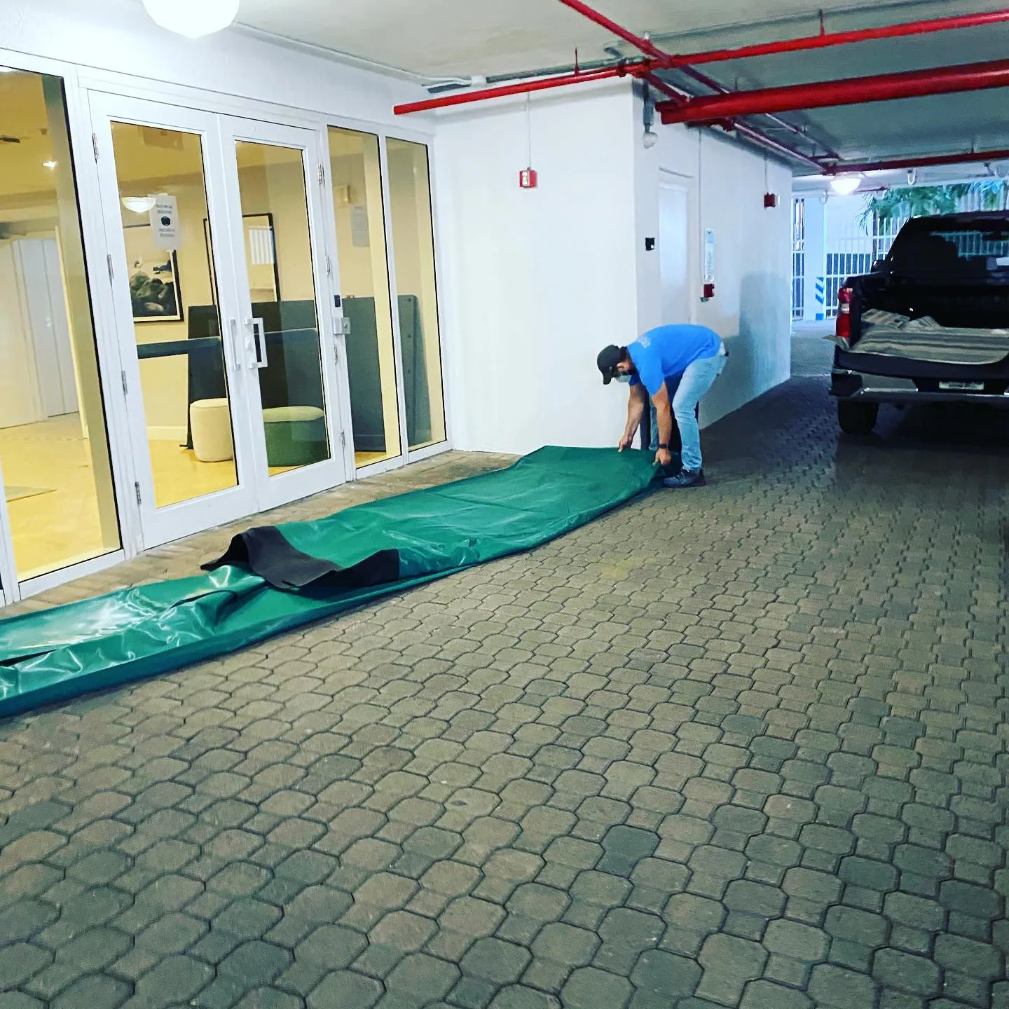 Flood protection - water barrier