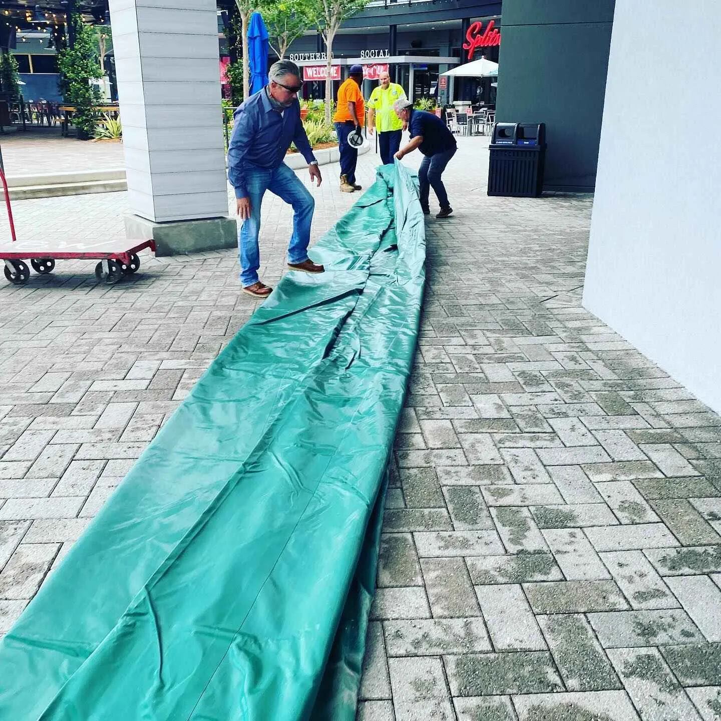 Flood protection - water barrier